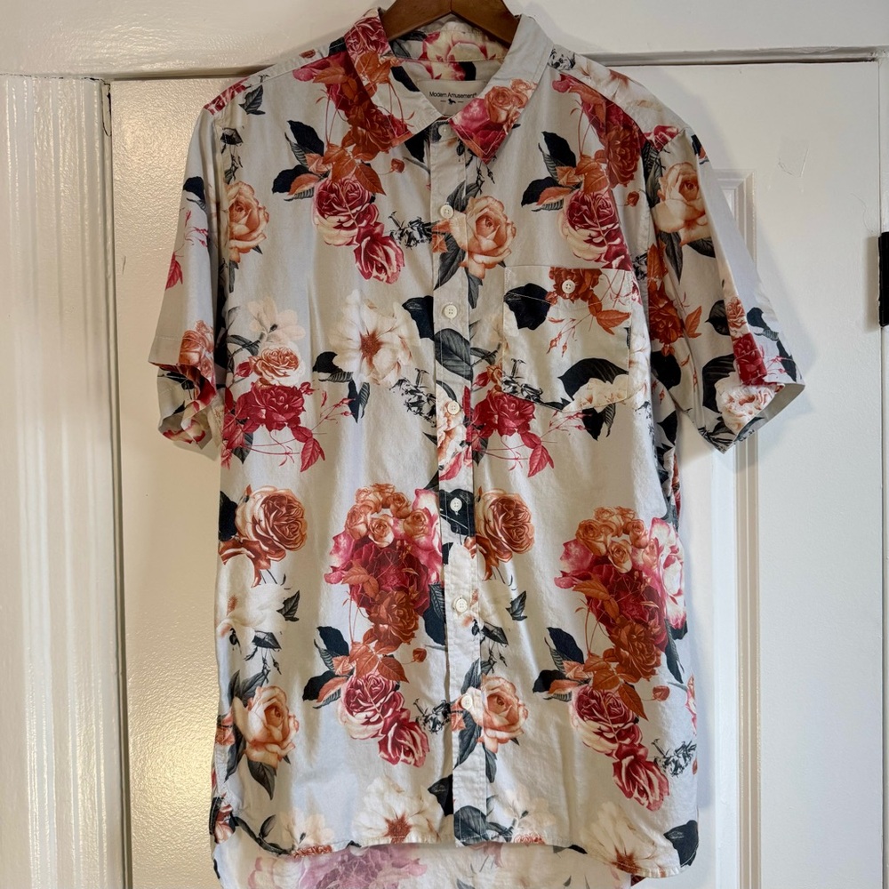 🦜 Modern Amusement Floral SS Button Up